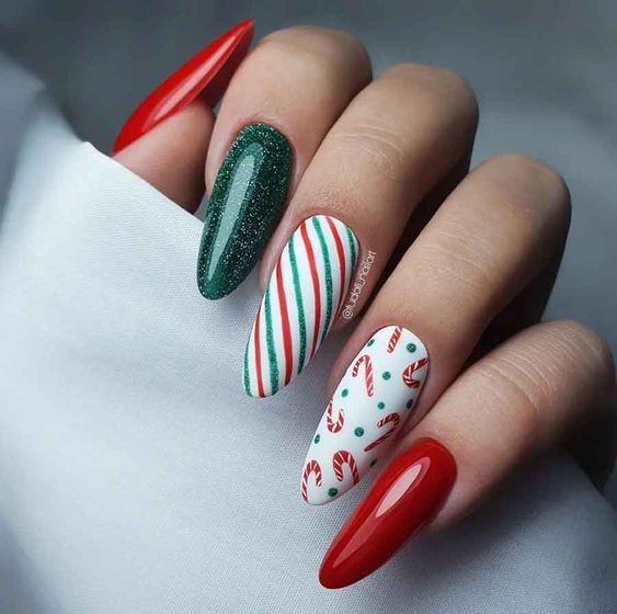 Pretty Almond Nails in Red and Green