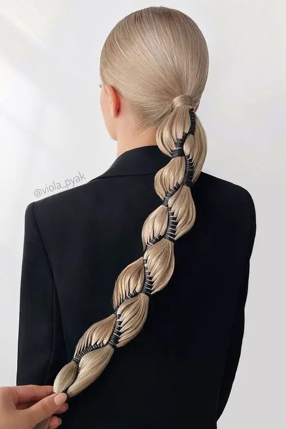 The Sculptural Braid