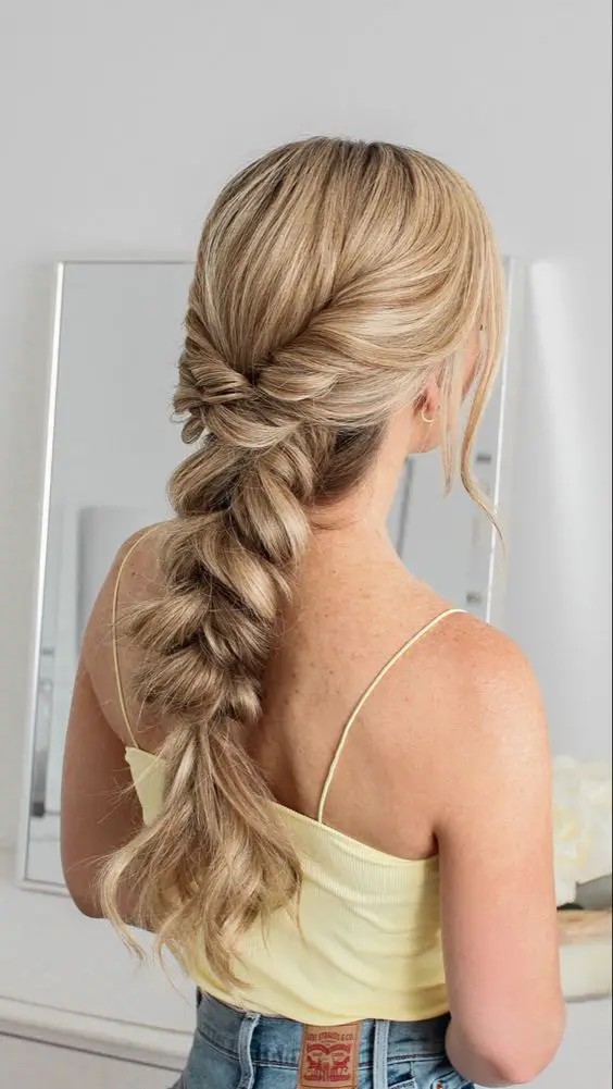 Twisted Elegance in a Braid