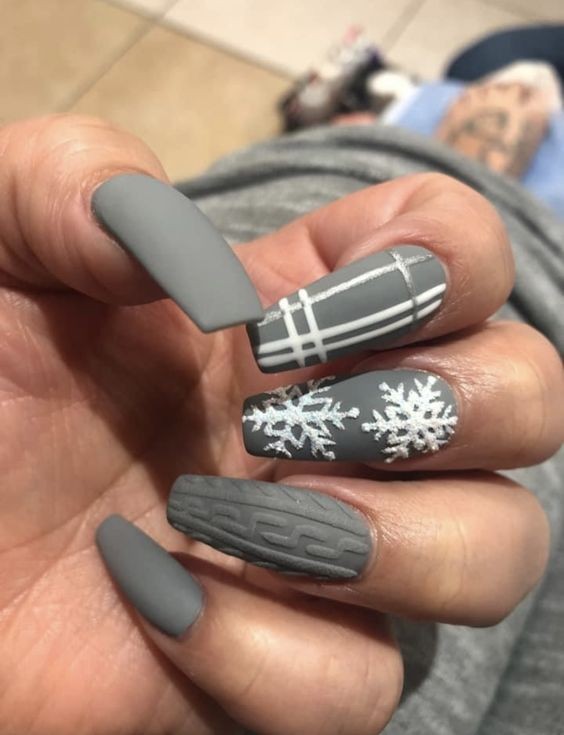 Winter Landscape Coffin Nails: