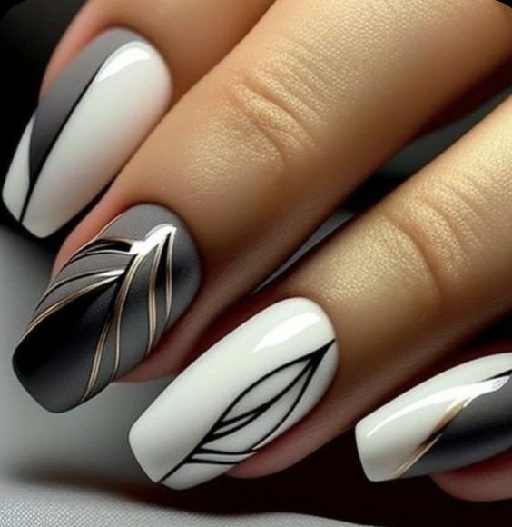 Abstract White Chrome Nail Art: