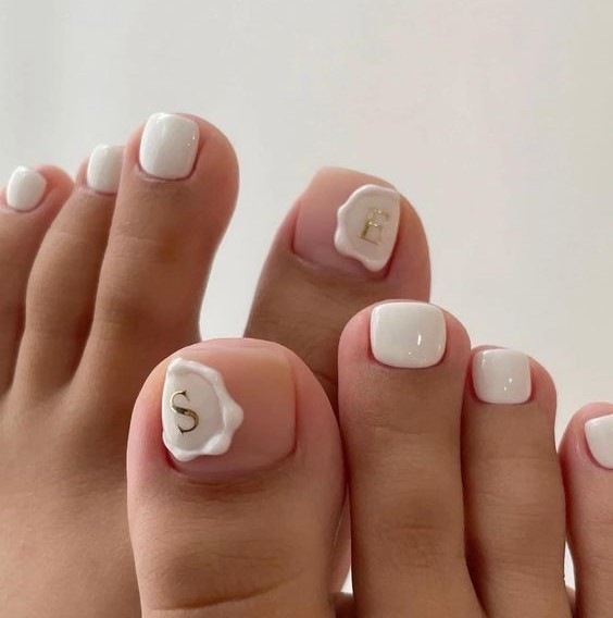 Monogrammed Toes: Personalized Chic