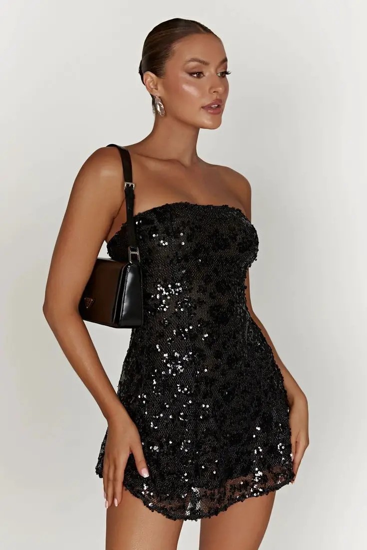 Simple Holiday Party Dresses: Effortless Elegance