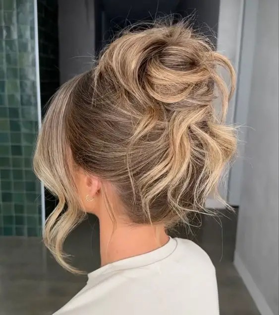 The Romantic Messy Bun