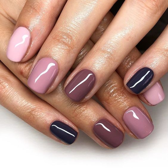 Muted Mauve Short Acrylic Nails: