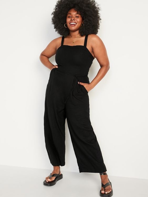 Flowy Wide-Leg Culottes and Tank Top: Modern Comfort