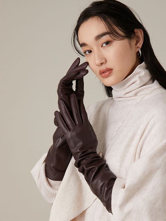 Understated Elegance: The Sleek Leather Glove