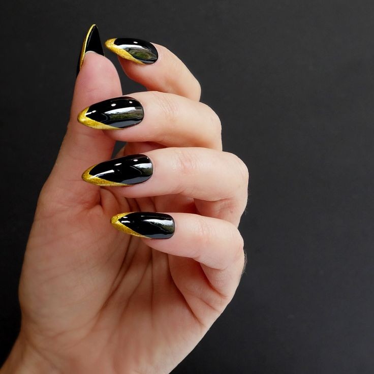 Black and Gold Chrome Nails: