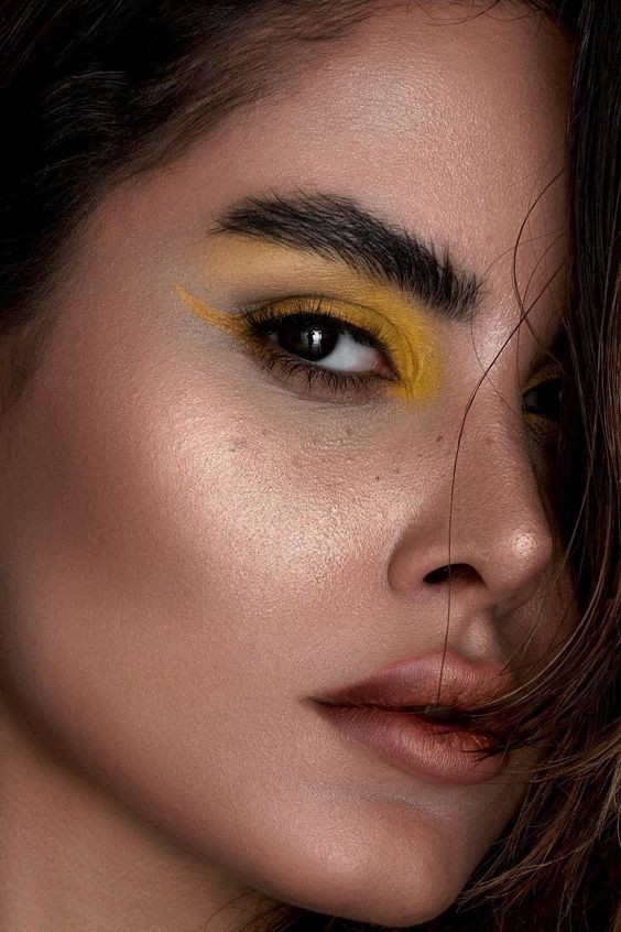 Sunny Yellow Eyeshadow