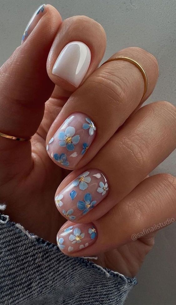 Delicate Blue Floral Nails: