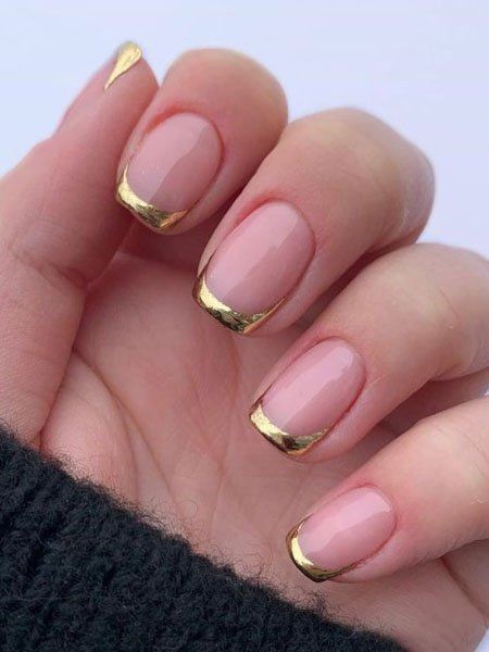 Minimalist French Tips: