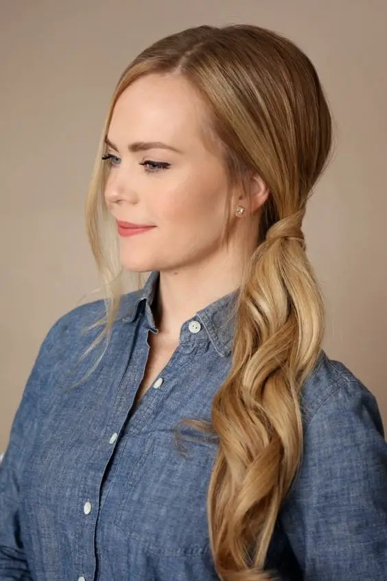 Twisted Side Ponytail Waves