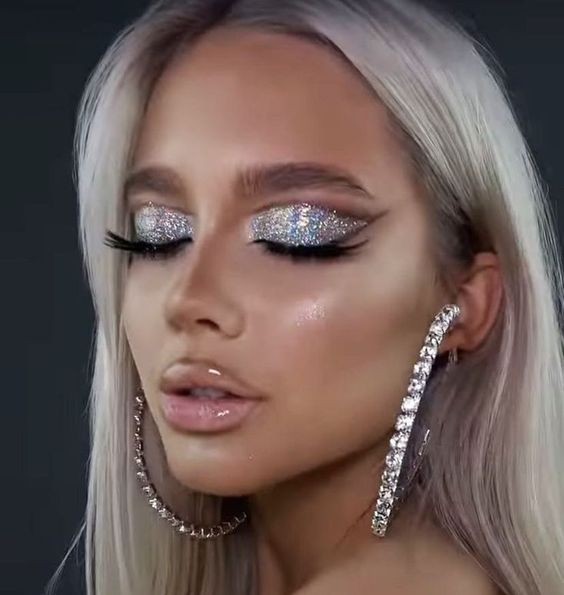 Glittery Silver Cut Crease