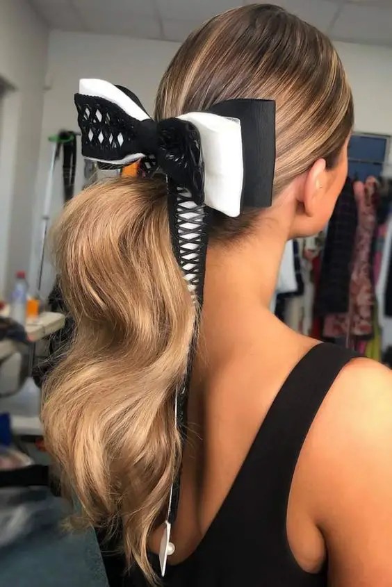 Ponytail Waves with Hair Accessory