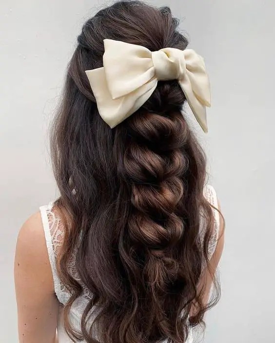 Ivory Bow Accent on Luxe Curls