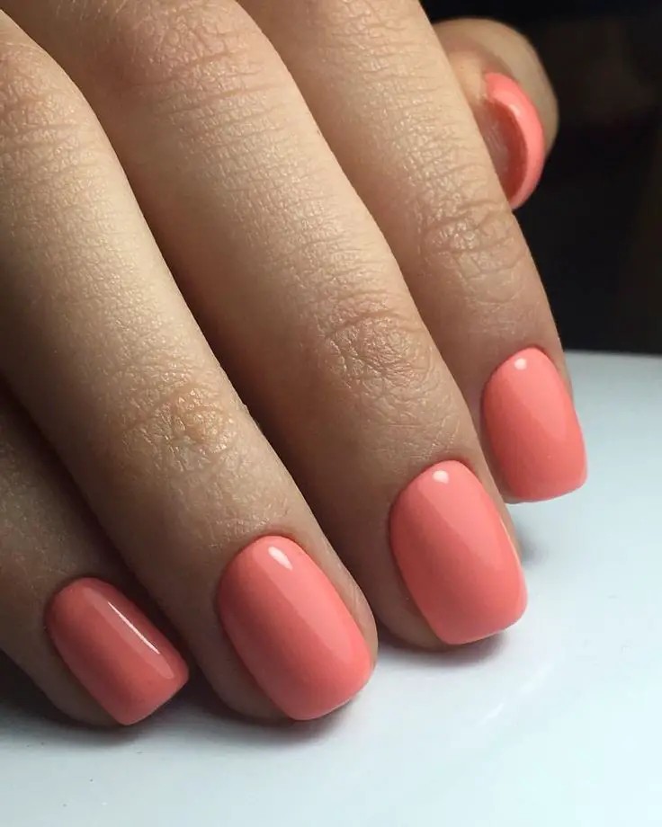 Light Coral Gel Nails: