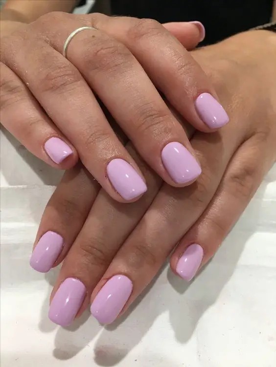 Subtle Lilac Gel Nails: