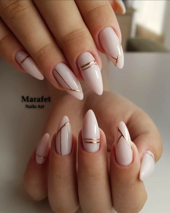 Minimalist Nude Nail Art: