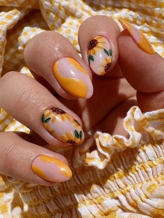 Sunflower Nail Art: