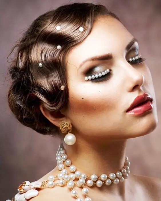 Trendy 20s Flapper Look