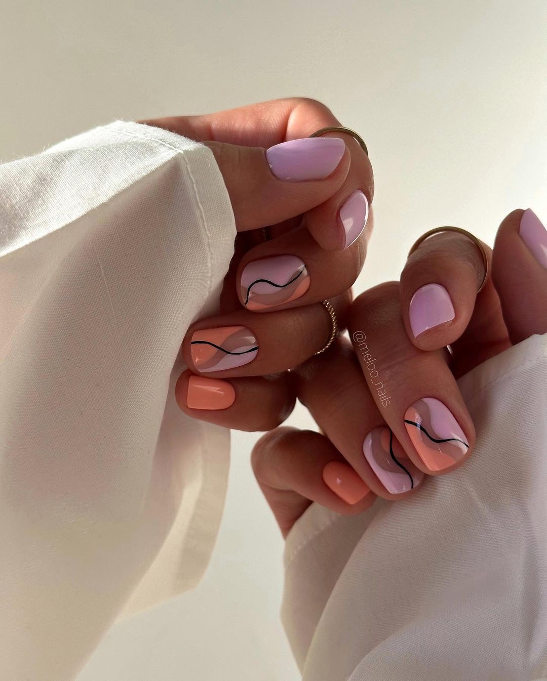 Pastel Dreams: Abstract and Sleek