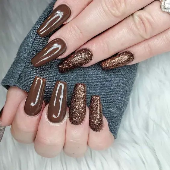 Brown Glitter Nails: