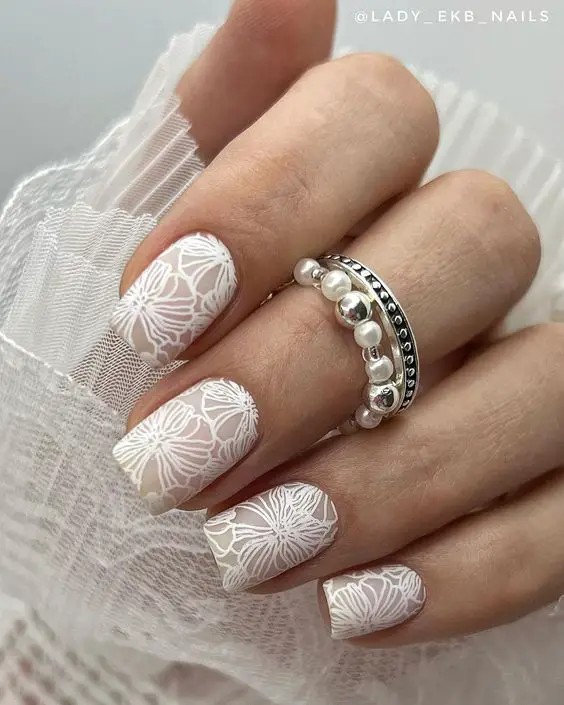 White Lace Nail Art: