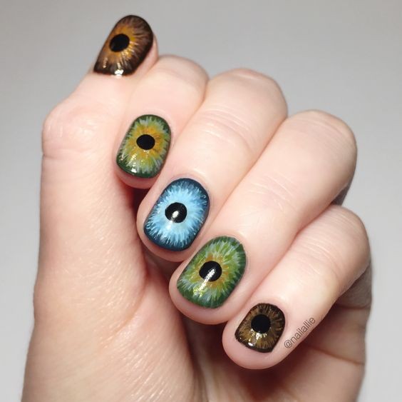 Eyeball Manicure: