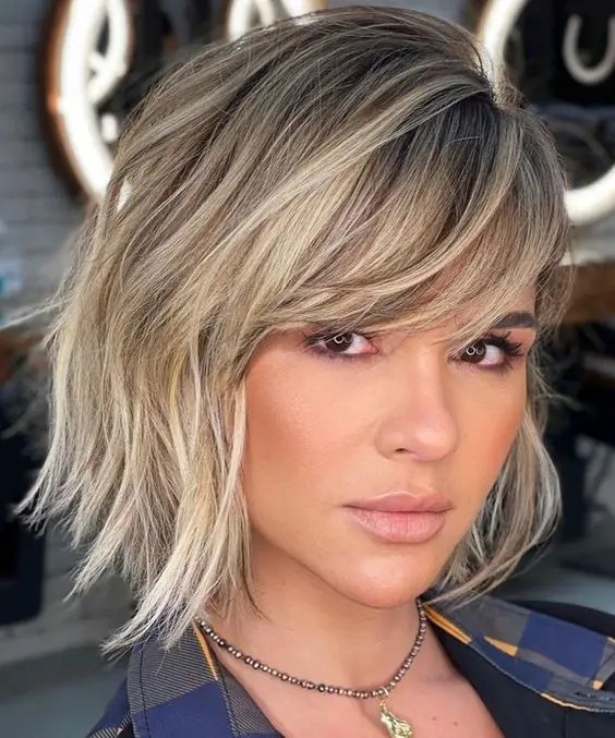 Side-Swept Medium Bob