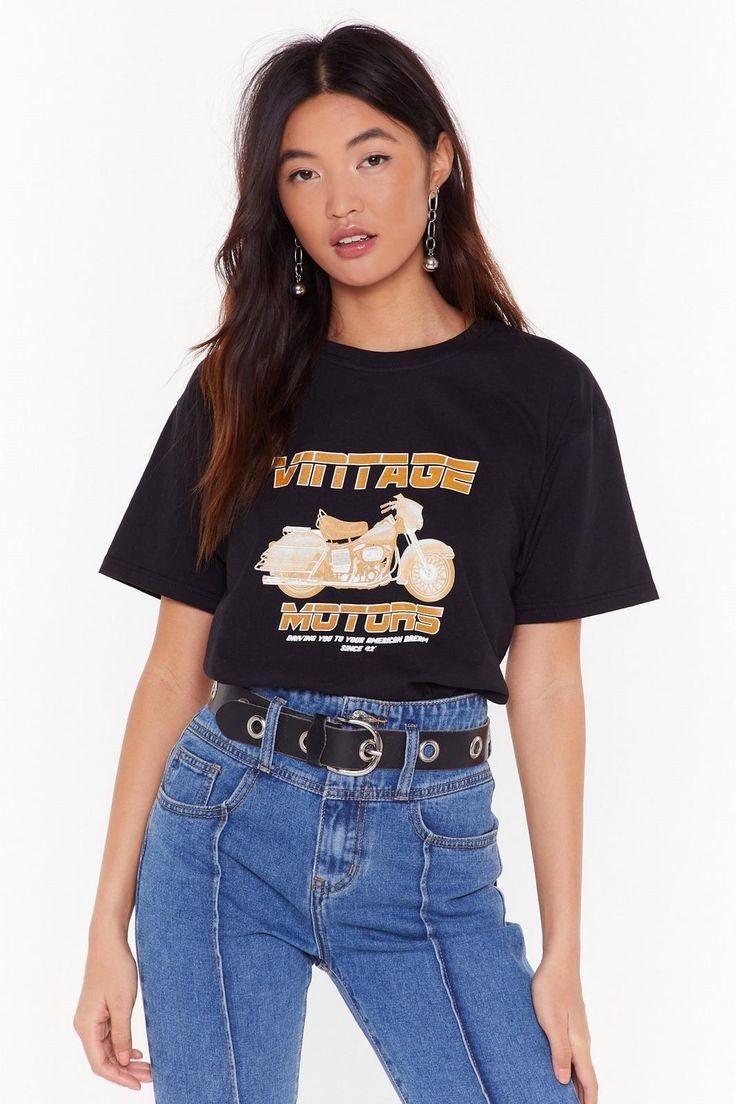 Mom Jeans and Graphic Tee