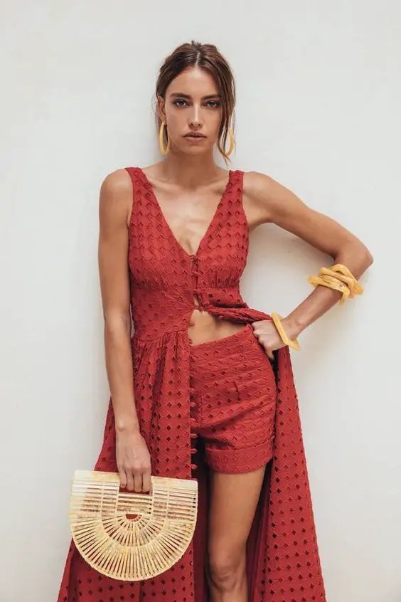 The Broderie Rouge Ensemble