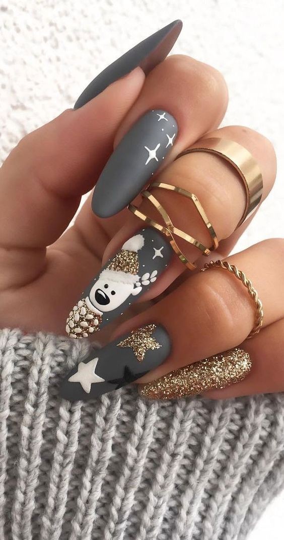 Almond New Year’s Nail Designs for Elegant Style