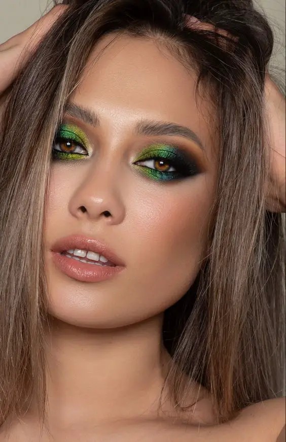 Smokey Eye Extravaganza: Sultry Green