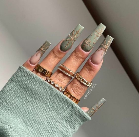 Square Acrylic Nails for a Modern Look