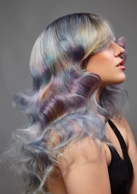 Pastel Perfection in Wavy Hair