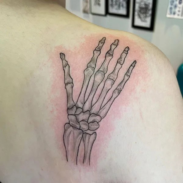 More Skeleton Hand Tattoos To Recreate At This Instant!