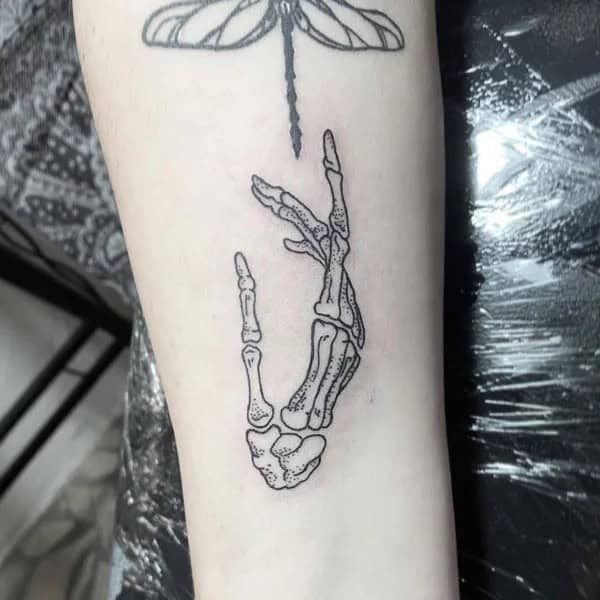 More Skeleton Hand Tattoos To Recreate At This Instant!