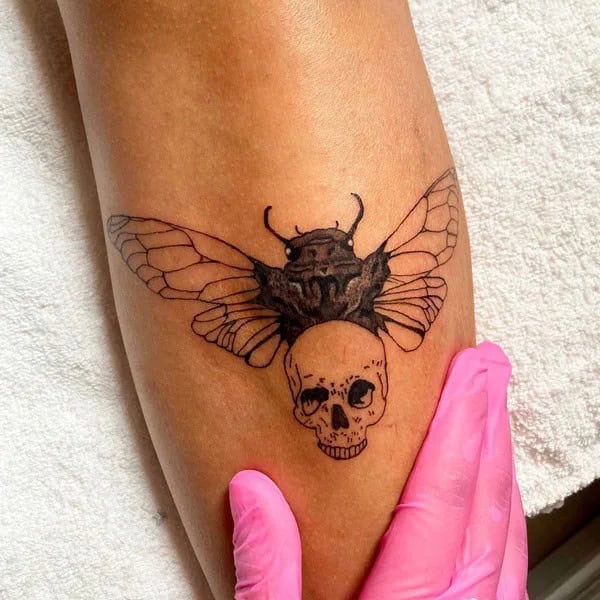 Skull Bee Tattoo