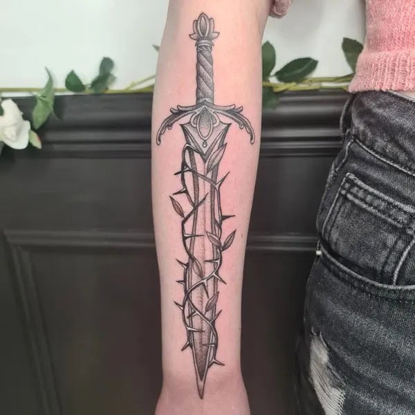 Eloquent Designs Of Sword Tattoos That Can Improve One’s Inner-being