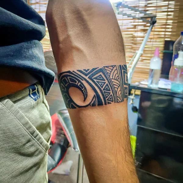 Polynesian Armband Tattoo