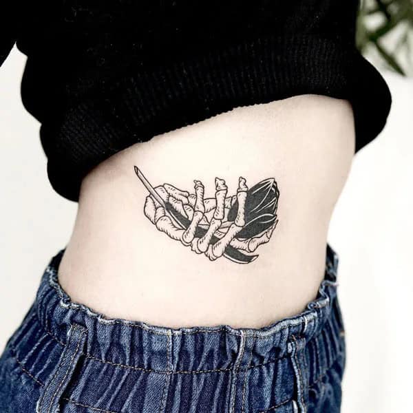 More Skeleton Hand Tattoos To Recreate At This Instant!