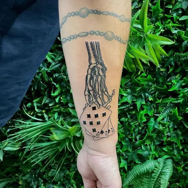 More Skeleton Hand Tattoos To Recreate At This Instant!