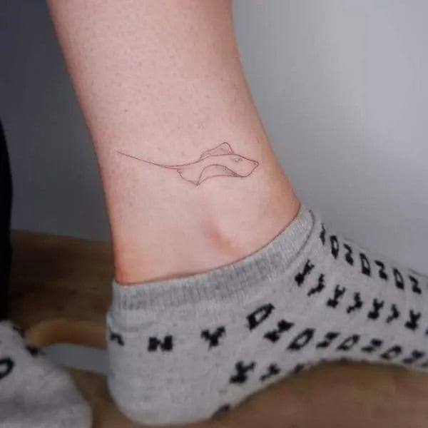 Fineline Stingray Tattoo