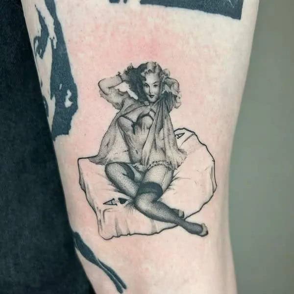 Los Angel Pin-Up Tattoo