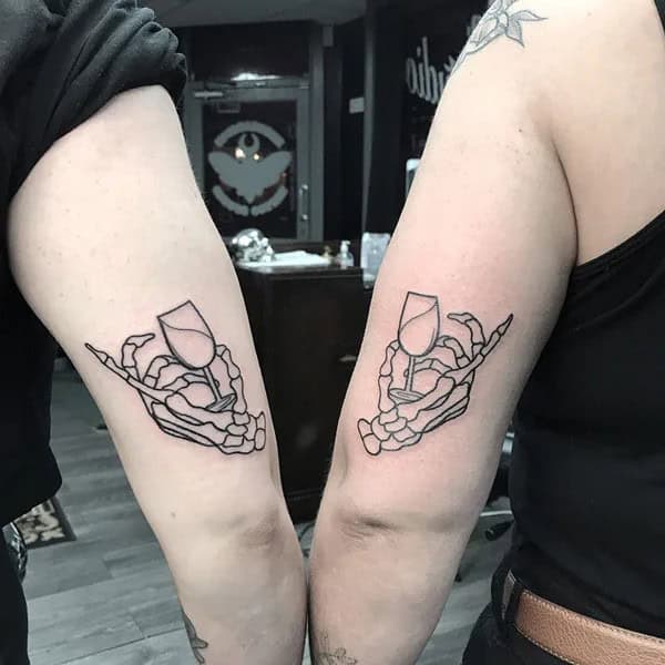 More Skeleton Hand Tattoos To Recreate At This Instant!