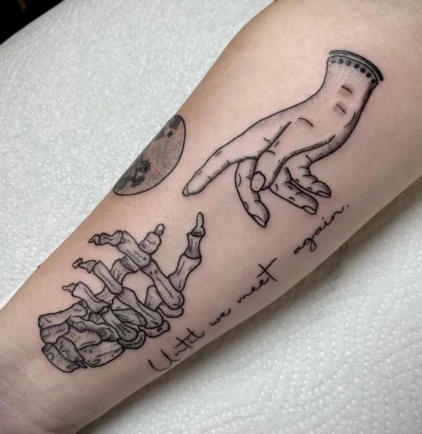 More Skeleton Hand Tattoos To Recreate At This Instant!