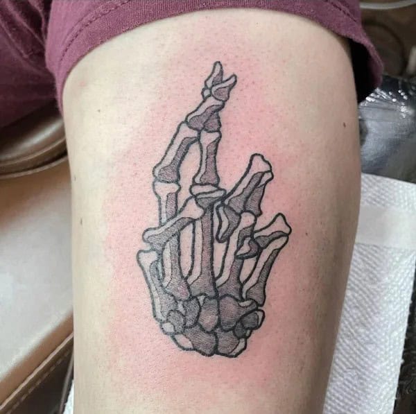 More Skeleton Hand Tattoos To Recreate At This Instant!