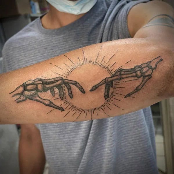 More Skeleton Hand Tattoos To Recreate At This Instant!