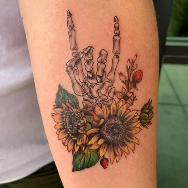 More Skeleton Hand Tattoos To Recreate At This Instant!